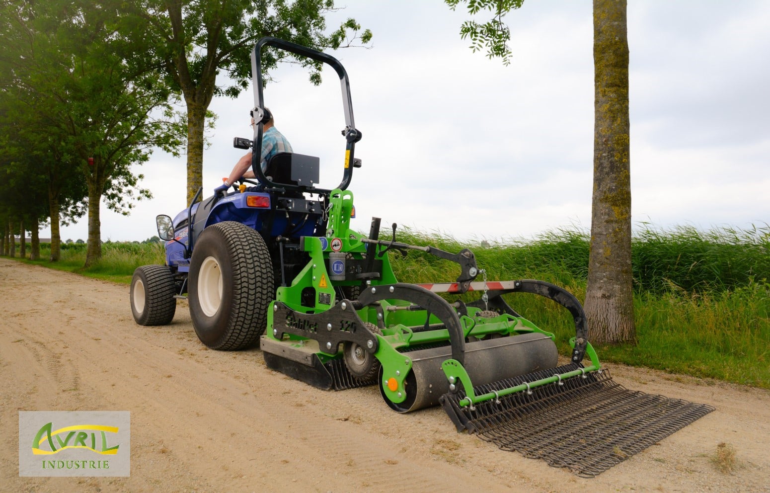 Avril compacttractor