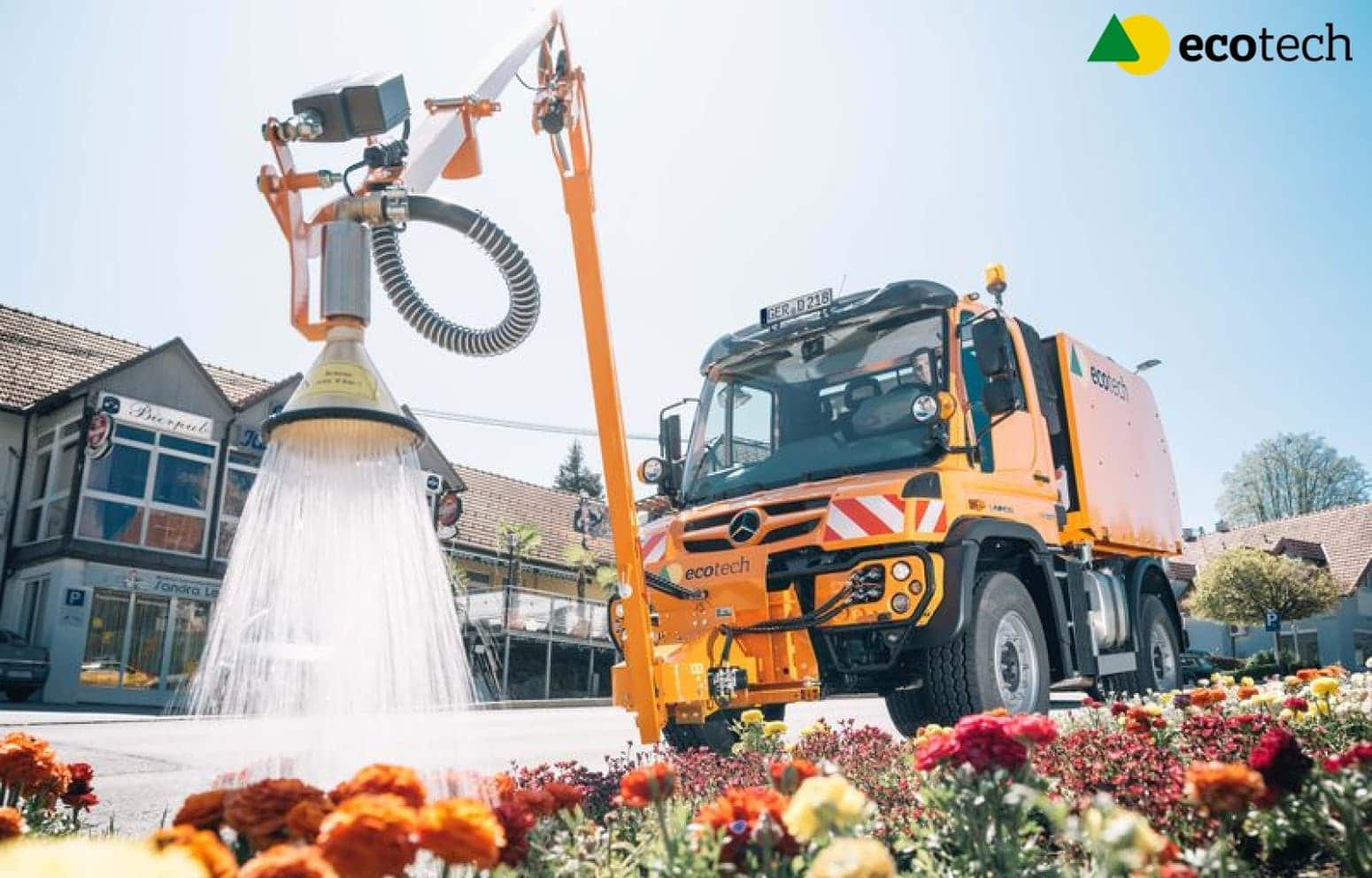 Eco Tech gietarm bloemen aan het sproeien